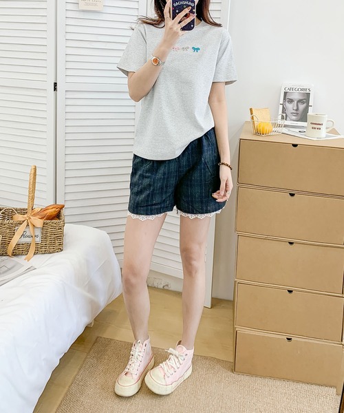 aimoha(アイモハ)の「マルチカラーリボン刺繍Tシャツ (SS)(Tシャツ/カットソー・レディース・ブルー/ピンク/ホワイト/ライトグレー/イエロー・FREE)」の12枚目の写真