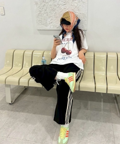 ipugo(イプゴ)の「ipugo/イプゴ チェリーTEE 秋物 秋服 2026年秋冬(Tシャツ/カットソー・レディース・ブルー/ホワイト・FREE)」の17枚目の写真