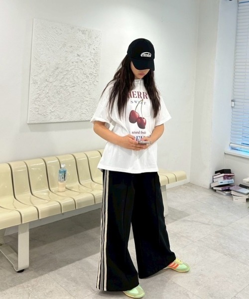 ipugo(イプゴ)の「ipugo/イプゴ チェリーTEE 秋物 秋服 2026年秋冬(Tシャツ/カットソー・レディース・ブルー/ホワイト・FREE)」の7枚目の写真