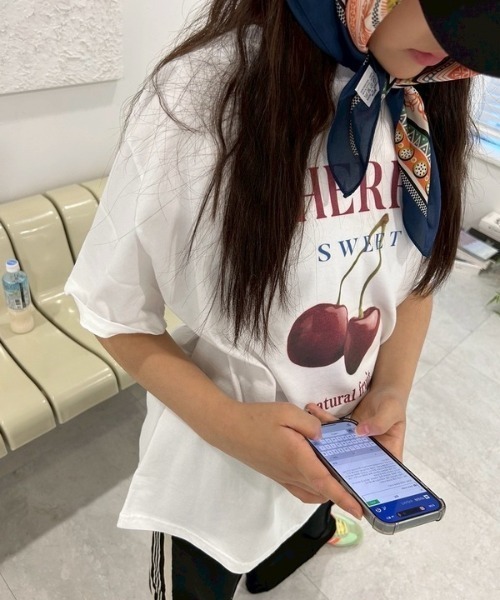 ipugo(イプゴ)の「ipugo/イプゴ チェリーTEE 秋物 秋服 2026年秋冬(Tシャツ/カットソー・レディース・ブルー/ホワイト・FREE)」の16枚目の写真