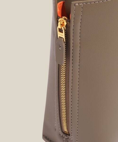 E'POR(エポール)の「【E'POR】Y BAG Shoulder Micro【超軽量】【WEB・一部店舗限定】(ショルダーバッグ・レディース・キナリ/ブラック/ダークブラウン・FREE)」の8枚目の写真