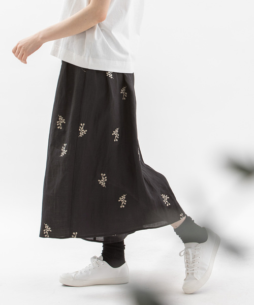 nop de nod(ノップドゥノッド)の「ユーカリ刺繍タックキュロットスカート(スカート・レディース・ブラック/レッド/オフホワイト・M)」の14枚目の写真