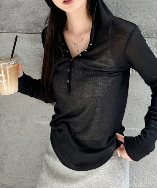 Ada.(エイダ)の「スナップボタン フード付き ロンT(Tシャツ/カットソー・レディース・アイボリー/ブラック/グレー/ブラック系その他/チャコールグレー・FREE)」の1枚目の写真