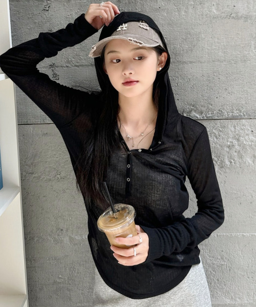 Ada.(エイダ)の「スナップボタン フード付き ロンT(Tシャツ/カットソー・レディース・アイボリー/ブラック/グレー/ブラック系その他/チャコールグレー・FREE)」の18枚目の写真