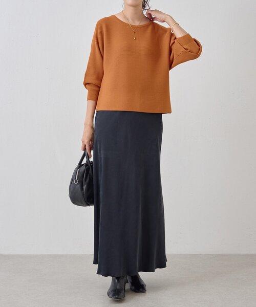 新品タグ付き　ビアズリー BEARDSLEY 後ろパールニット　黒　セーター 新品タグ付き ビアズリー BEARDSLEY 後ろパールニット 黒