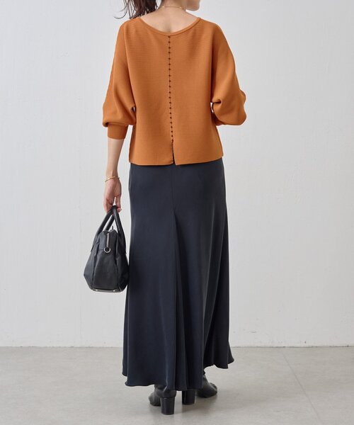 新品タグ付き　ビアズリー BEARDSLEY 後ろパールニット　黒　セーター 新品タグ付き ビアズリー BEARDSLEY 後ろパールニット 黒