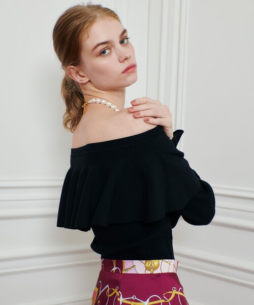 LOULOU WILLOUGHBY(ルルウィルビー)の「【LOULOU WILLOUGHBY】ラッフルオフショルプルオーバー(ニット/セーター・レディース・ブラック/レッド/オフホワイト・2)」の15枚目の写真