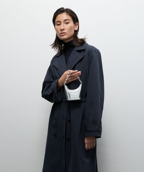 CHARLES & KEITH(チャールズ & キース)の「Augustine オーガスティン マイクロバッグ(ハンドバッグ・レディース・ブラック/クリーム/シルバー・XXS)」の1枚目の写真