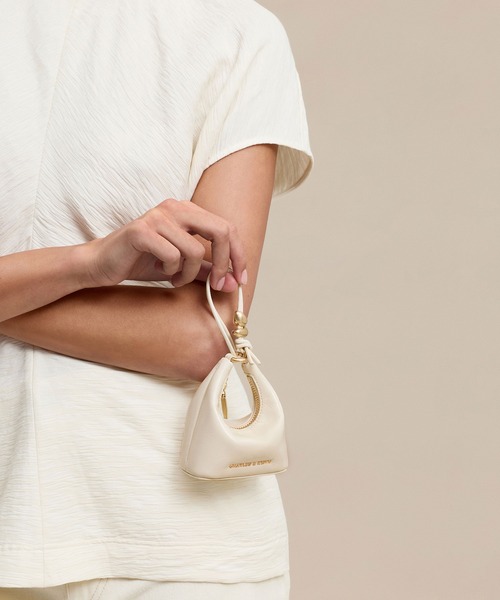 CHARLES & KEITH(チャールズ & キース)の「Augustine オーガスティン マイクロバッグ(ハンドバッグ・レディース・ブラック/クリーム/シルバー・XXS)」の3枚目の写真