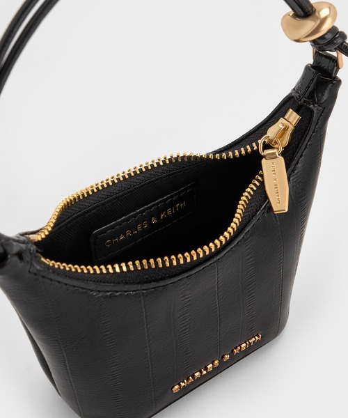 CHARLES & KEITH(チャールズ & キース)の「Augustine オーガスティン マイクロバッグ(ハンドバッグ・レディース・ブラック/クリーム/シルバー・XXS)」の17枚目の写真