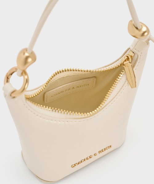 CHARLES & KEITH(チャールズ & キース)の「Augustine オーガスティン マイクロバッグ(ハンドバッグ・レディース・ブラック/クリーム/シルバー・XXS)」の5枚目の写真