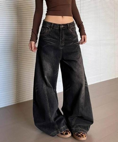 REBALANCE(リバランス)の「ワイドデニムパンツ(デニムパンツ・レディース・A・MEDIUM/LARGE/X-LARGE)」の2枚目の写真