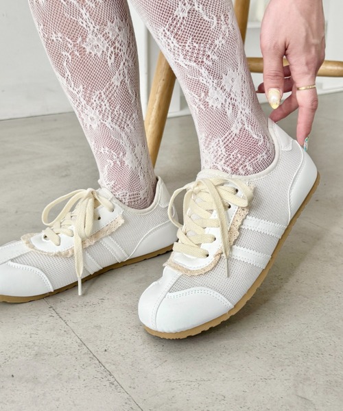 SOLLON.（ソルロン）の「【靴紐2種set】フリルレーススニーカー（スニーカー・レディース・ピンク/イエロー/ホワイト・24.5cm/23.5cm/22.5cm）」の17枚目の写真