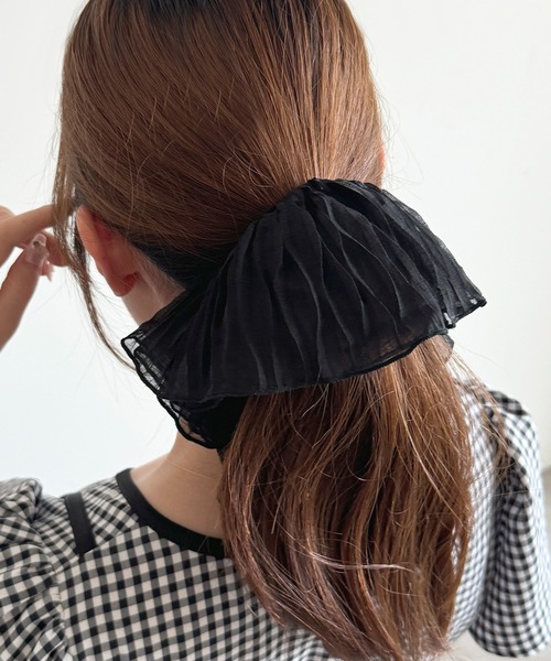 apres jour（アプレジュール）の「【apres jour×ARIAZ】シアーボリュームシュシュ（シュシュ・レディース・オフホワイト/ブラック・FREE）」の2枚目の写真