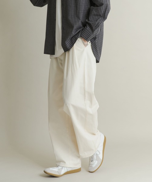 SENSE OF PLACE by URBAN RESEARCH（センスオブプレイスバイアーバンリサーチ）の「2タックワイドチノパンツ（その他パンツ・メンズ・ライトブラウン/ブラック/ライトベージュ・MEDIUM/LARGE）」の9枚目の写真