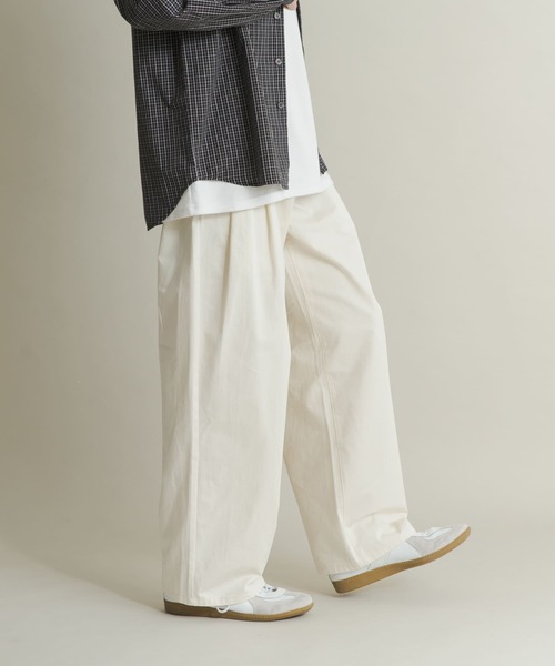 SENSE OF PLACE by URBAN RESEARCH（センスオブプレイスバイアーバンリサーチ）の「2タックワイドチノパンツ（その他パンツ・メンズ・ライトブラウン/ブラック/ライトベージュ・MEDIUM/LARGE）」の11枚目の写真