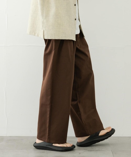 SENSE OF PLACE by URBAN RESEARCH（センスオブプレイスバイアーバンリサーチ）の「2タックワイドチノパンツ（その他パンツ・メンズ・ライトブラウン/ブラック/ライトベージュ・MEDIUM/LARGE）」の4枚目の写真