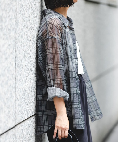 URBAN RESEARCH（アーバンリサーチ）の「シアーチェックオーバーシャツ（シャツ/ブラウス・レディース・ブラウン/グレー・FREE）」の7枚目の写真