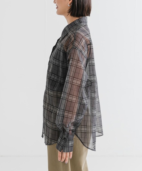 URBAN RESEARCH（アーバンリサーチ）の「シアーチェックオーバーシャツ（シャツ/ブラウス・レディース・ブラウン/グレー・FREE）」の18枚目の写真