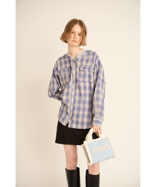 FURFUR(ファーファー)の「【WEB・一部店舗限定カラー】ムートンロゴトートバッグ(トートバッグ・レディース・ピンク/ベージュ/アイボリー/サックスブルー/チャコールグレー・F)」の18枚目の写真