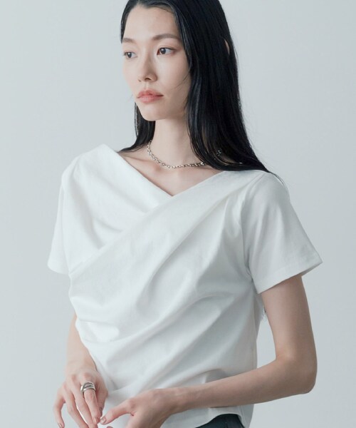 GALLEST(ギャレスト)の「ドレープクロップドカットソー(Tシャツ/カットソー・レディース・オフホワイト/ブラック/ホワイト・38)」の2枚目の写真