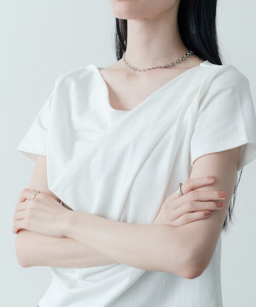 GALLEST(ギャレスト)の「ドレープクロップドカットソー(Tシャツ/カットソー・レディース・オフホワイト/ブラック/ホワイト・38)」の14枚目の写真