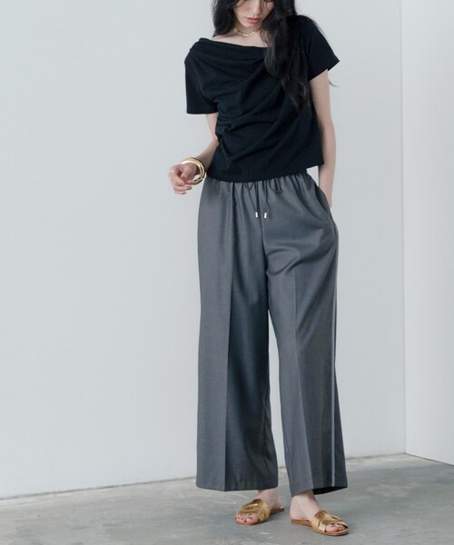 GALLEST(ギャレスト)の「ドレープクロップドカットソー(Tシャツ/カットソー・レディース・オフホワイト/ブラック/ホワイト・38)」の16枚目の写真