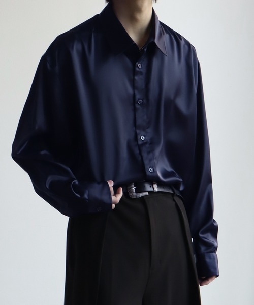 welise(ウェライズ)の「【welise/ウェライズ】ドレープサテンスムース オーバーサイズ長袖シャツ(シャツ/ブラウス・メンズ・ブラック/ホワイト系その他/チャコールグレー/ダークネイビー・S/L/M)」の4枚目の写真