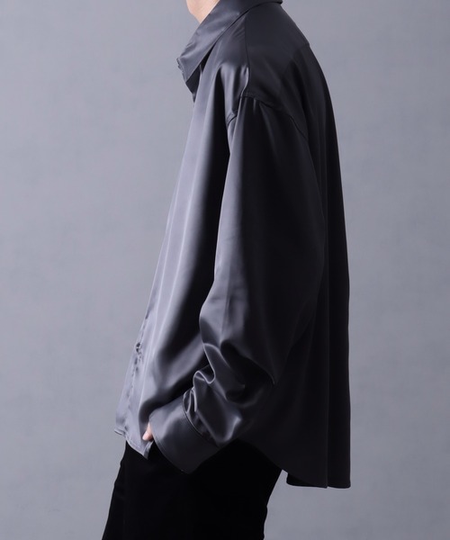 welise(ウェライズ)の「【welise/ウェライズ】ドレープサテンスムース オーバーサイズ長袖シャツ(シャツ/ブラウス・メンズ・ブラック/ホワイト系その他/チャコールグレー/ダークネイビー・S/L/M)」の17枚目の写真