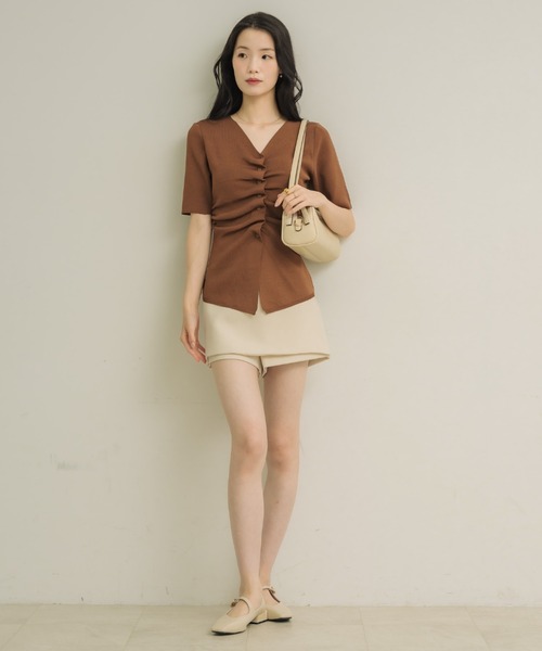 NEUNA(ヌナ)の「【5分袖で二の腕スッキリ◎】フロントギャザーハーフスリーヴトップス(Tシャツ/カットソー・レディース・ブラウン/ブラック/アイボリー・FREE)」の12枚目の写真