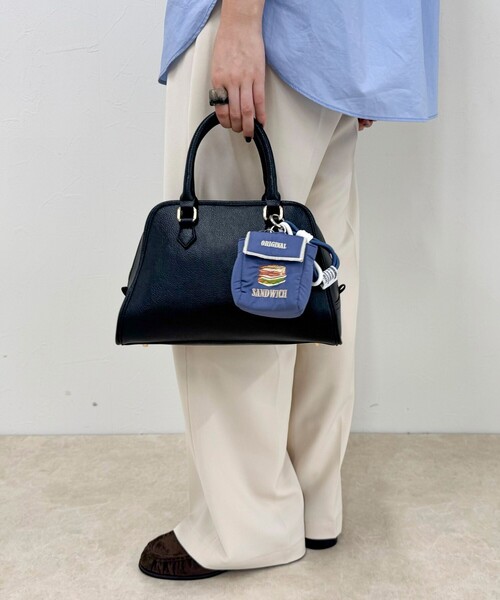 fredy emue（フレディエミュ）の「刺しゅうストラップミニポーチ（ポーチ・レディース・レッド系その他/サックスブルー/グリーン系その他4・FREE）」の5枚目の写真