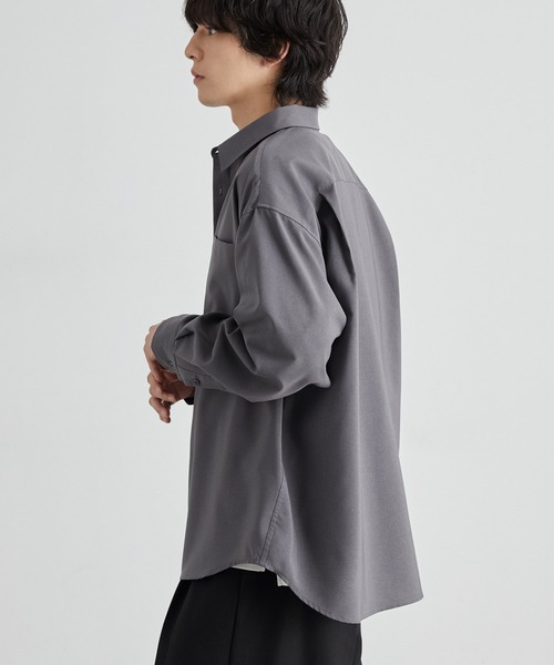 MONO-MART（モノマート）の「ハイコンフォート フレンチフロント レギュラーカラーシャツ〈UVカット・速乾・イージーケア〉（シャツ/ブラウス・メンズ・オフホワイト/ブルー/スミクロ/モカ/グレー系/ブルー系/ブラウン/チャコール・S/M/L）」の12枚目の写真