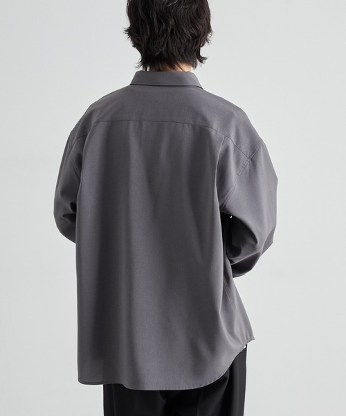 MONO-MART（モノマート）の「ハイコンフォート フレンチフロント レギュラーカラーシャツ〈UVカット・速乾・イージーケア〉（シャツ/ブラウス・メンズ・オフホワイト/ブルー/スミクロ/モカ/グレー系/ブルー系/ブラウン/チャコール・S/M/L）」の13枚目の写真