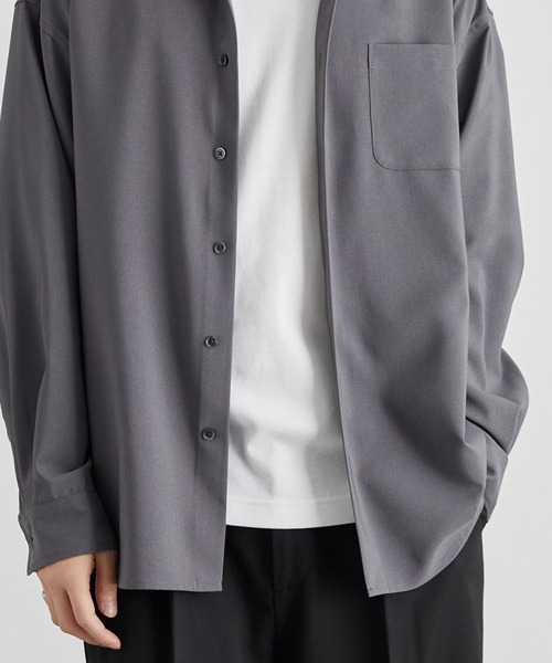 MONO-MART（モノマート）の「ハイコンフォート フレンチフロント レギュラーカラーシャツ〈UVカット・速乾・イージーケア〉（シャツ/ブラウス・メンズ・オフホワイト/ブルー/スミクロ/モカ/グレー系/ブルー系/ブラウン/チャコール・S/M/L）」の14枚目の写真