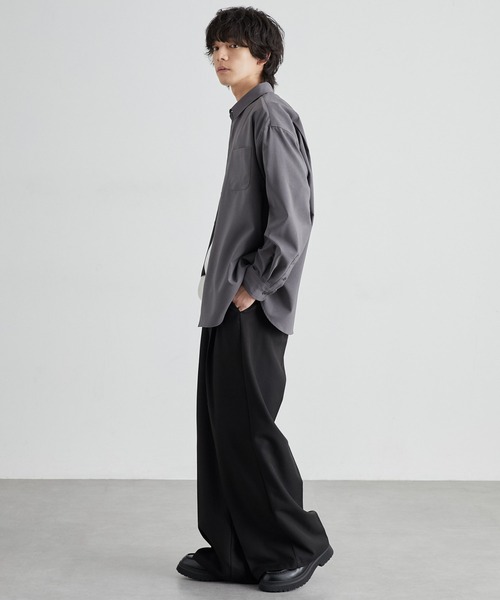 MONO-MART（モノマート）の「ハイコンフォート フレンチフロント レギュラーカラーシャツ〈UVカット・速乾・イージーケア〉（シャツ/ブラウス・メンズ・オフホワイト/ブルー/スミクロ/モカ/グレー系/ブルー系/ブラウン/チャコール・S/M/L）」の18枚目の写真