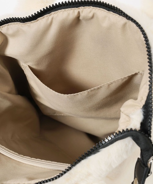 BAYFLOW(ベイフロー)の「【A4サイズ収納可能】チャーム付き3WAYファートート(トートバッグ・レディース・グレー/オフホワイト/ブラウン・FREE)」の16枚目の写真