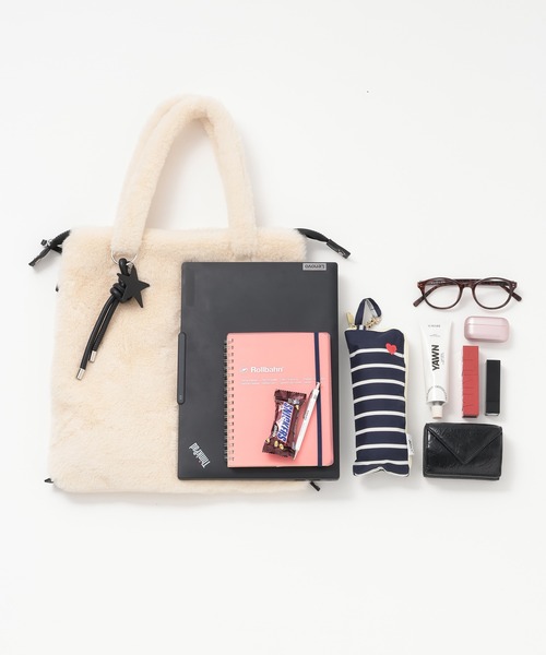 BAYFLOW(ベイフロー)の「【A4サイズ収納可能】チャーム付き3WAYファートート(トートバッグ・レディース・グレー/オフホワイト/ブラウン・FREE)」の21枚目の写真