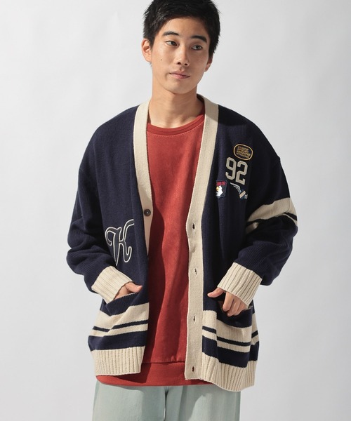 niko and...(ニコアンド)の「レタードニットVネックカーディガン(カーディガン/ボレロ・メンズ・ネイビー/アイボリー・MEDIUM/LARGE)」の3枚目の写真