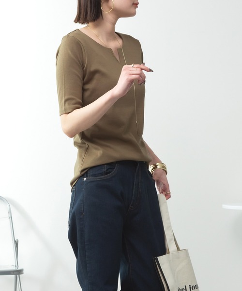 MARAI(マーライ)の「キーネック五分袖カットソー(Tシャツ/カットソー・レディース・ホワイト/カーキ/ブラック/グレー/杢グレー・M/3L/4L/L/LL)」の5枚目の写真