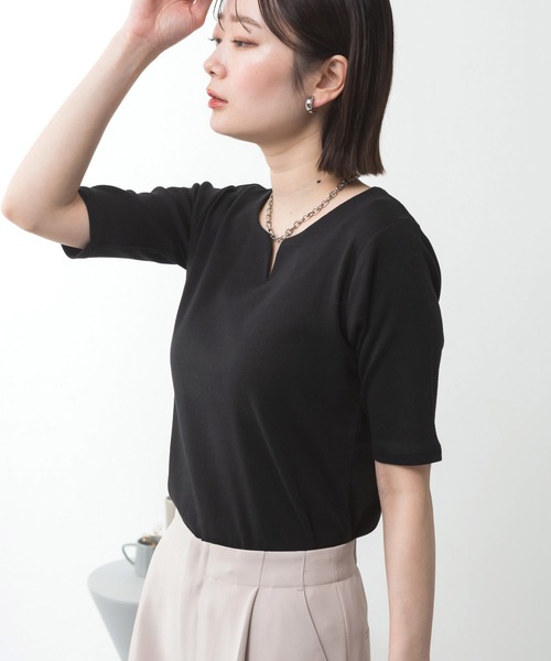 MARAI(マーライ)の「キーネック五分袖カットソー(Tシャツ/カットソー・レディース・ホワイト/カーキ/ブラック/グレー/杢グレー・M/3L/4L/L/LL)」の1枚目の写真