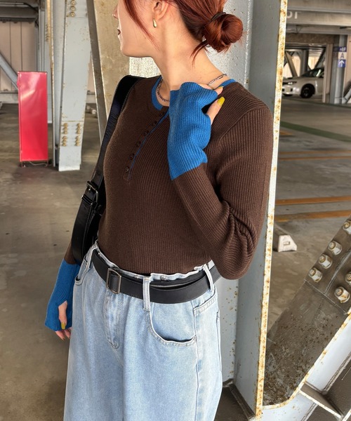 ISOOK(アイスー)の「【ISOOK / アイスー】配色キーネックリブニット / ヘンリーネック レイヤードライク トップス プルオーバー キーネック クルーネック 長袖 ロングスリーブ 指穴 サムホール アイボリー グレー ブラウン チャコール ZOZOTOWN限定(ニット/セーター・レディース・グレー/アイボリー/チャコール/ブラウン・FREE)」の20枚目の写真