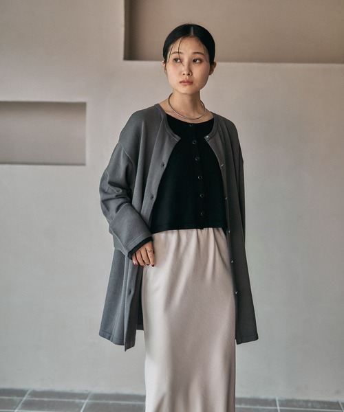 LEPSIM（レプシィム）の「12ゲージレイヤード風カーディガンチュニック　577857（カーディガン/ボレロ・レディース・チャコールグレー/ブラック/アイボリー・FREE）」の4枚目の写真