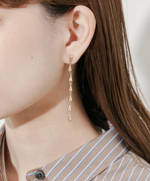 SMELLY（スメリー）の「ティアドロップチェーンイヤリング（イヤリング・レディース・ゴールド・-）」の3枚目の写真