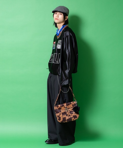 an meets zakka(アンミツザッカ)の「an meets zakka カウ柄ハラコタッチベルトフラップショルダーバッグ(ショルダーバッグ・レディース・ホワイト/ブラウン/ベージュ・ONESIZE)」の8枚目の写真