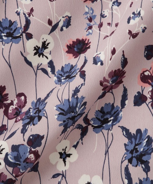 QUEENS COURT（クイーンズコート）の「マルチフラワーイージーワイドパンツ≪手洗い可能≫（その他パンツ・レディース・ホワイト系その他/ブラック系その他/パープル系その他/ダークネイビー・M）」の22枚目の写真