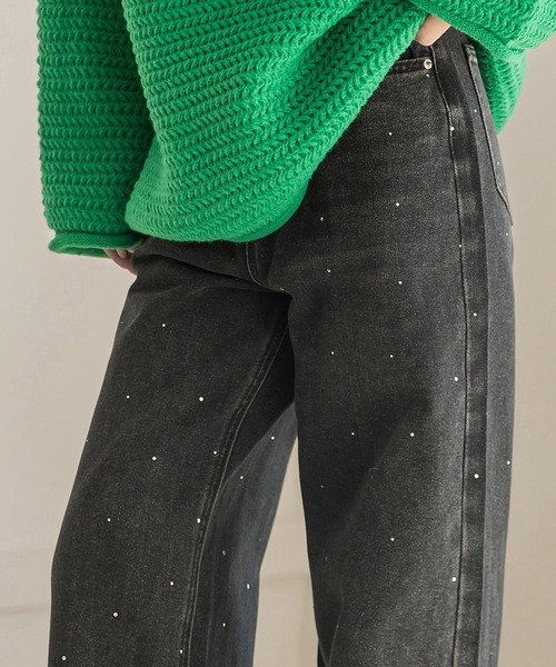 DAY CLOSET（デイ クローゼット）の「【ウォッシュ加工/穿くだけトレンド】大人っぽ煌めきラインストーンストレートデニムパンツ（デニムパンツ・レディース・ライトブルー/インディゴブルー/ブラック・L/S/M）」の2枚目の写真