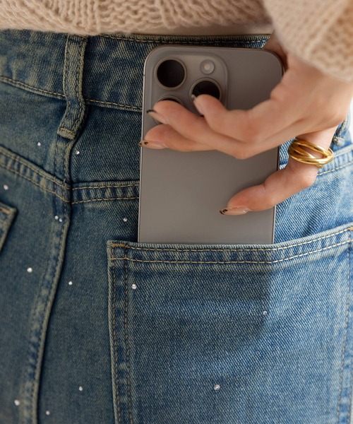 DAY CLOSET（デイ クローゼット）の「【ウォッシュ加工/穿くだけトレンド】大人っぽ煌めきラインストーンストレートデニムパンツ（デニムパンツ・レディース・ライトブルー/インディゴブルー/ブラック・L/S/M）」の21枚目の写真