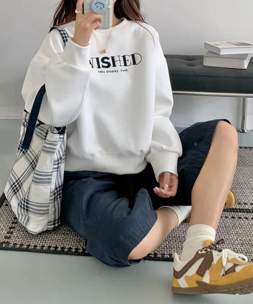 aimoha(アイモハ)の「オーバーシルエット ロゴ刺繍 スウェット(スウェット・レディース・ライトベージュ/ダークグレー/ホワイト/ライトグレー/ワインレッド・FREE)」の2枚目の写真