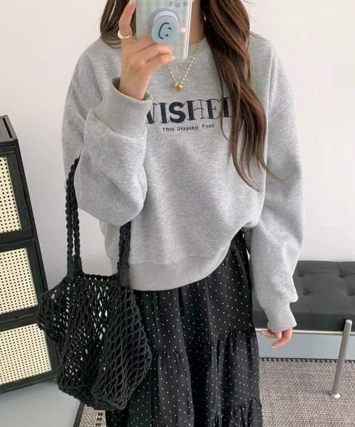 aimoha(アイモハ)の「オーバーシルエット ロゴ刺繍 スウェット(スウェット・レディース・ライトベージュ/ダークグレー/ホワイト/ライトグレー/ワインレッド・FREE)」の4枚目の写真