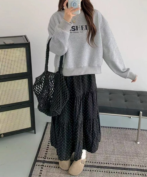 aimoha(アイモハ)の「オーバーシルエット ロゴ刺繍 スウェット(スウェット・レディース・ライトベージュ/ダークグレー/ホワイト/ライトグレー/ワインレッド・FREE)」の7枚目の写真